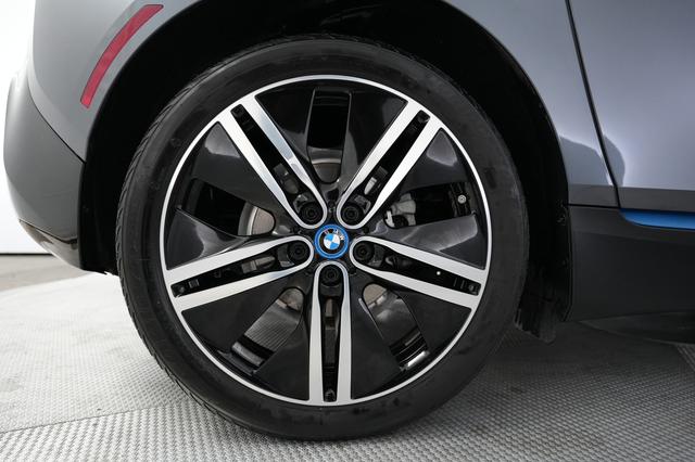 2021 BMW i3 — photo 7 of 20