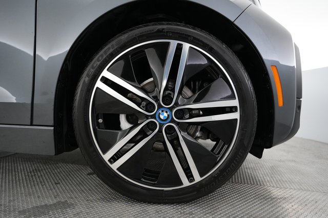 2021 BMW i3 — photo 17 of 20