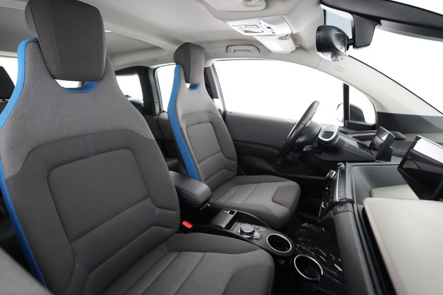 2021 BMW i3 — photo 18 of 20