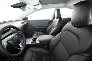 2025 Tesla Model 3 — photo 3 of 21