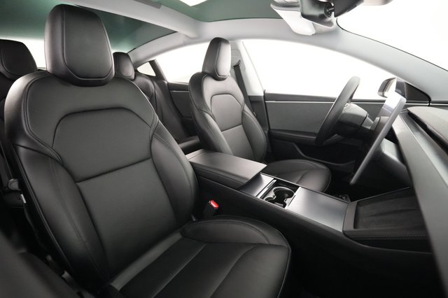 2025 Tesla Model 3 — photo 18 of 21