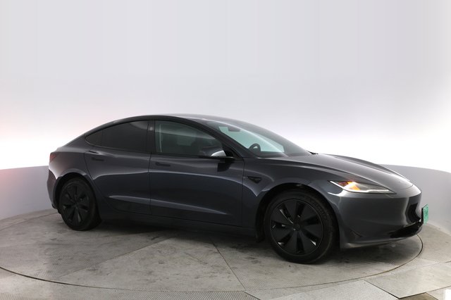 2025 Tesla Model 3 — photo 11 of 21