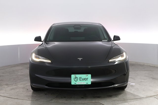 2025 Tesla Model 3 — photo 9 of 21