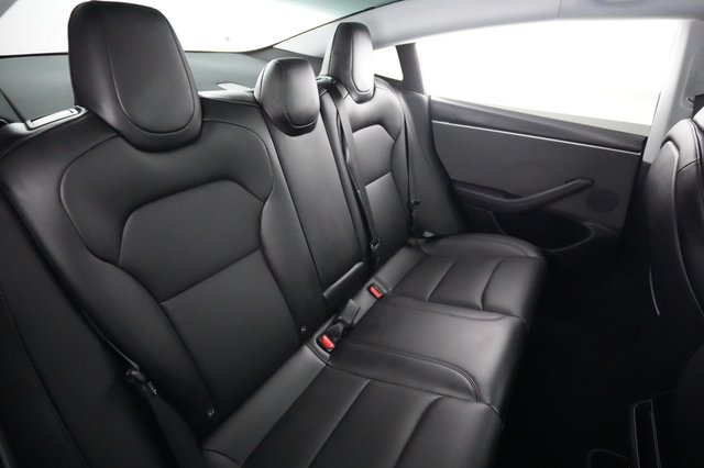2025 Tesla Model 3 — photo 4 of 21