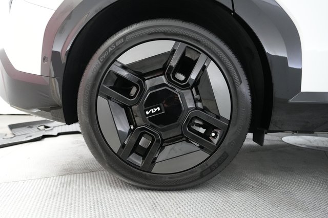 2024 Kia EV9 — photo 16 of 22