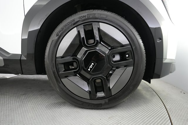 2024 Kia EV9 — photo 17 of 22