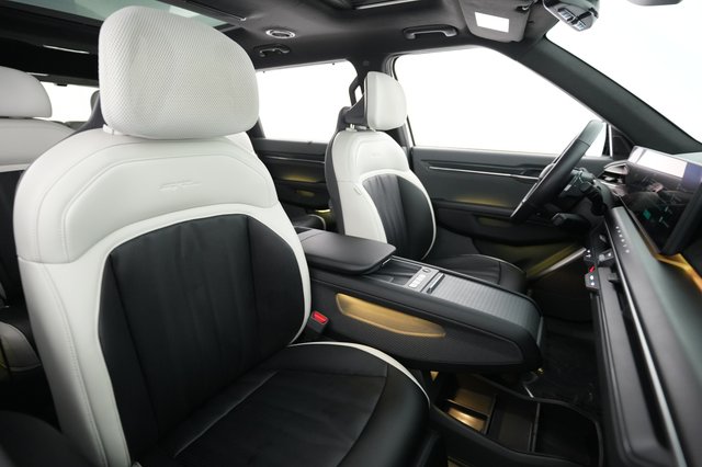 2024 Kia EV9 — photo 18 of 22