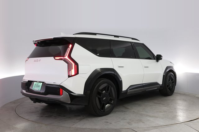 2024 Kia EV9 — photo 2 of 22