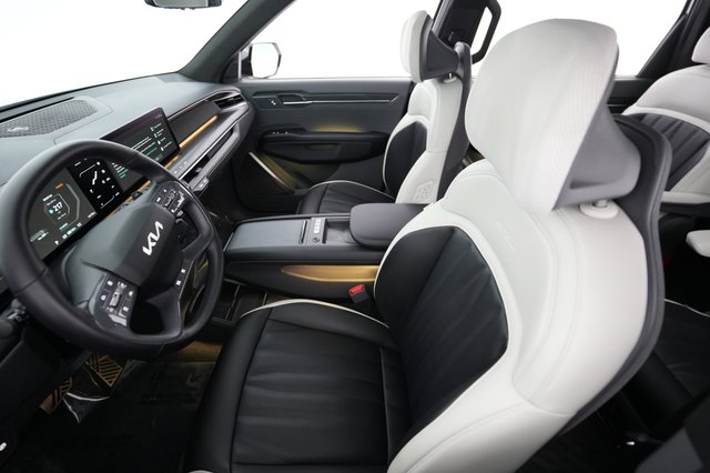 2024 Kia EV9 — photo 3 of 22