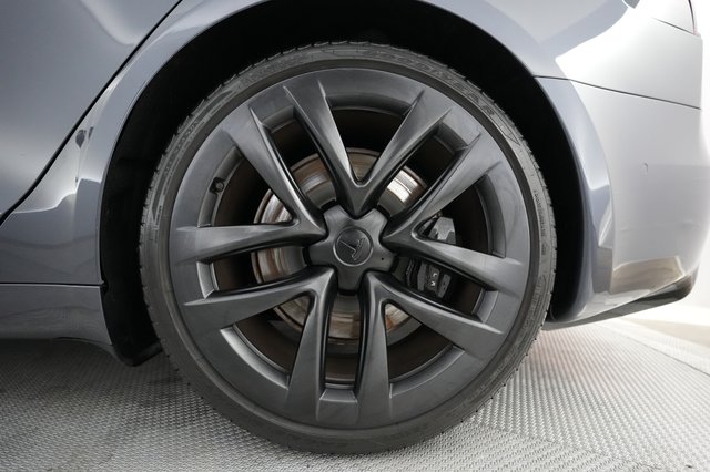 2023 Tesla Model S — photo 7 of 21
