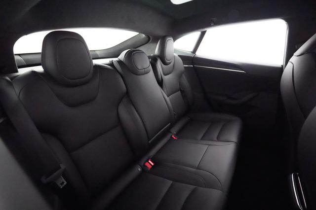 2023 Tesla Model S — photo 4 of 21