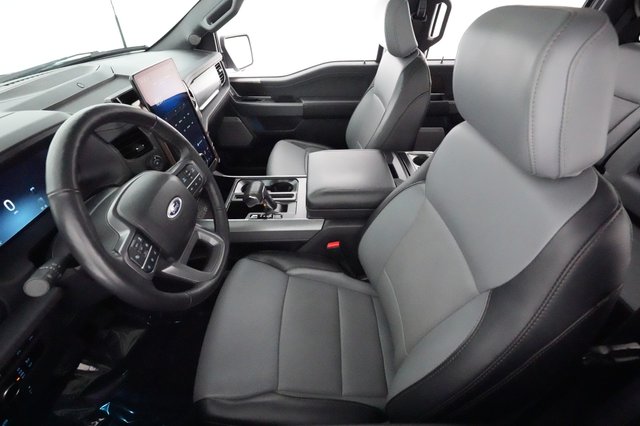 2023 Ford F-150 Lightning — photo 3 of 16