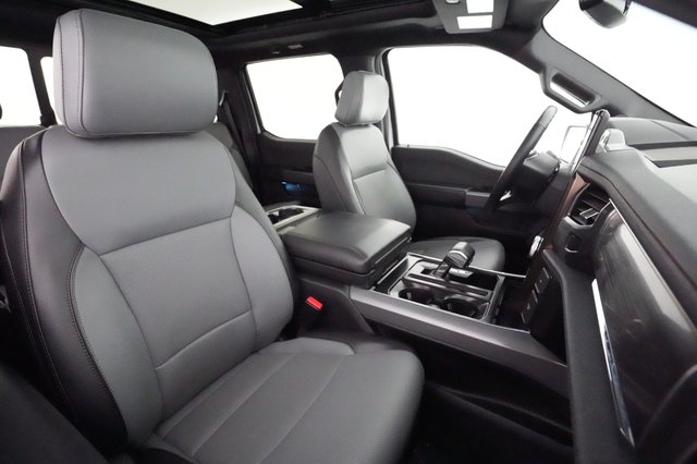 2023 Ford F-150 Lightning — photo 12 of 16