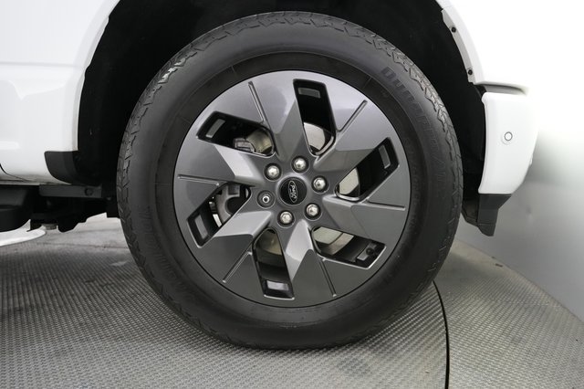 2023 Ford F-150 Lightning — photo 9 of 16