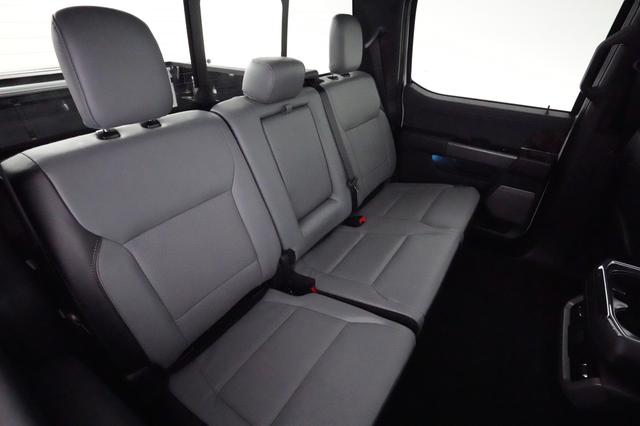2023 Ford F-150 Lightning — photo 4 of 16