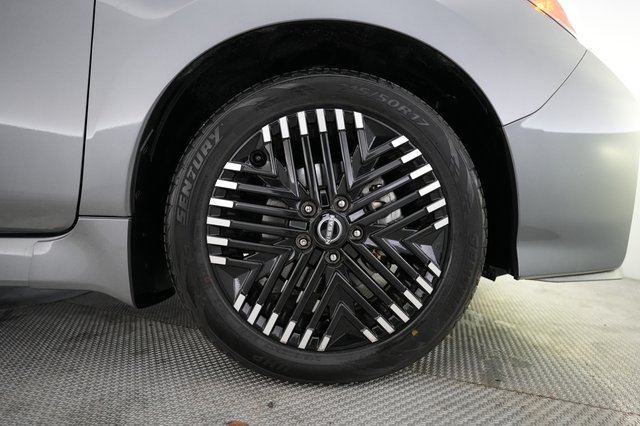 2023 Nissan LEAF — photo 7 of 20