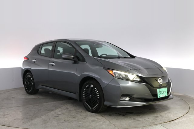 2023 Nissan LEAF — photo 10 of 20