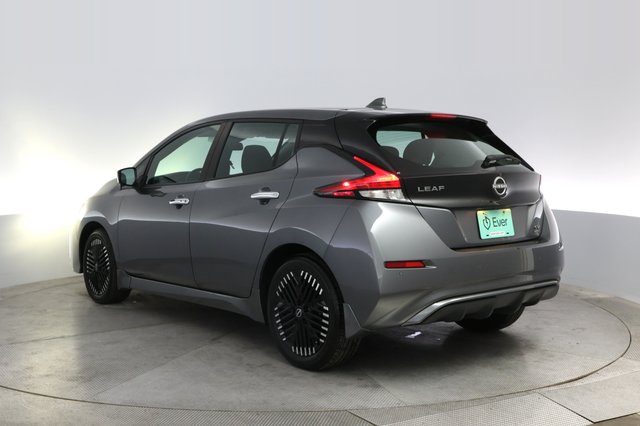 2023 Nissan LEAF — photo 13 of 20