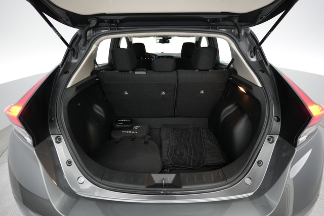 2023 Nissan LEAF