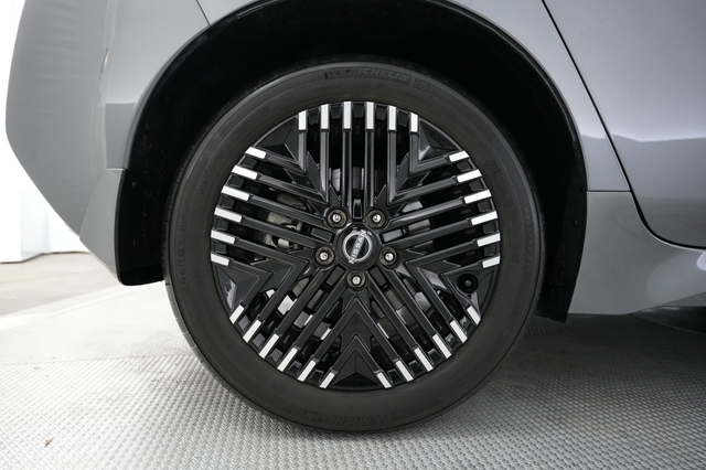 2023 Nissan LEAF