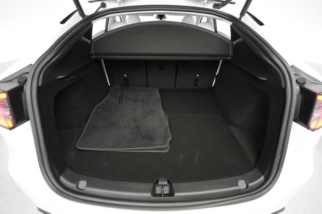 2024 Tesla Model Y — photo 6 of 21