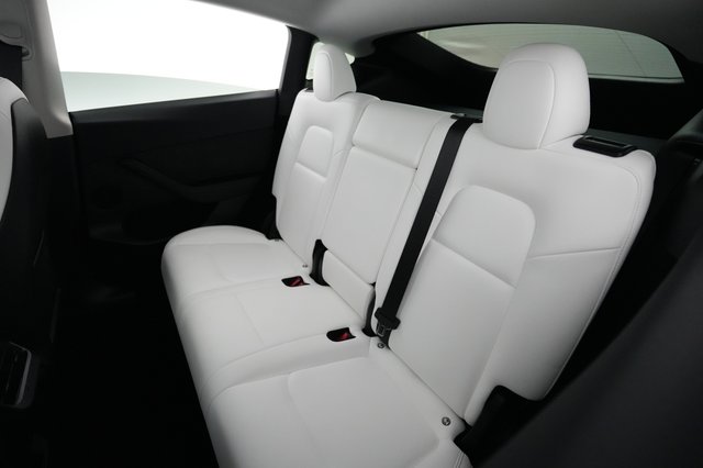 2024 Tesla Model Y — photo 19 of 21