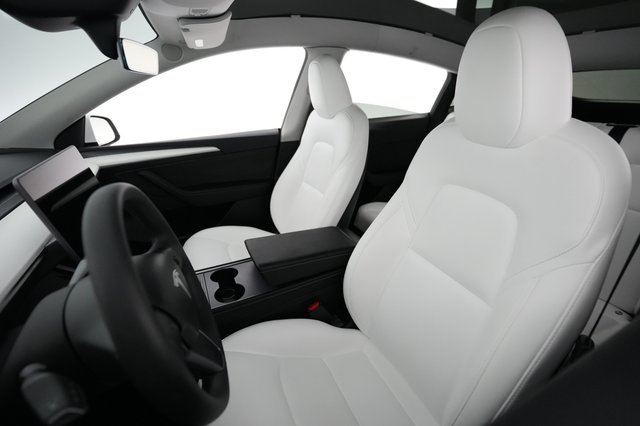 2024 Tesla Model Y — photo 3 of 21