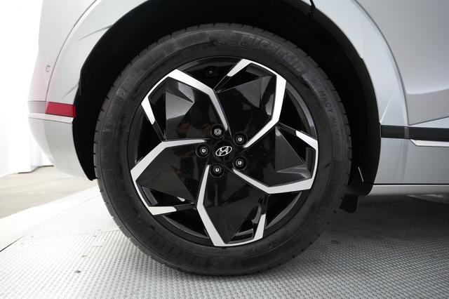 2024 Hyundai IONIQ 5 — photo 7 of 21