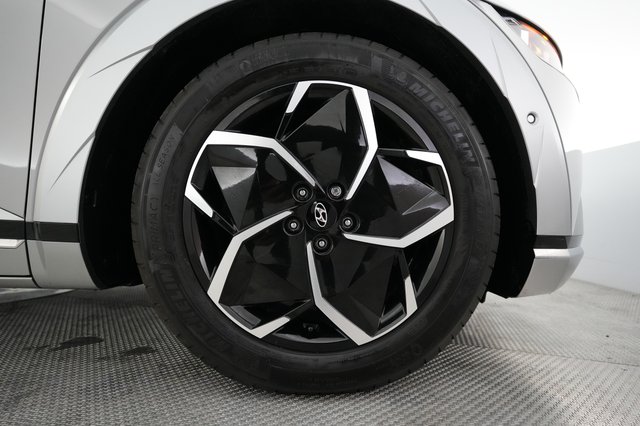 2024 Hyundai IONIQ 5 — photo 17 of 21