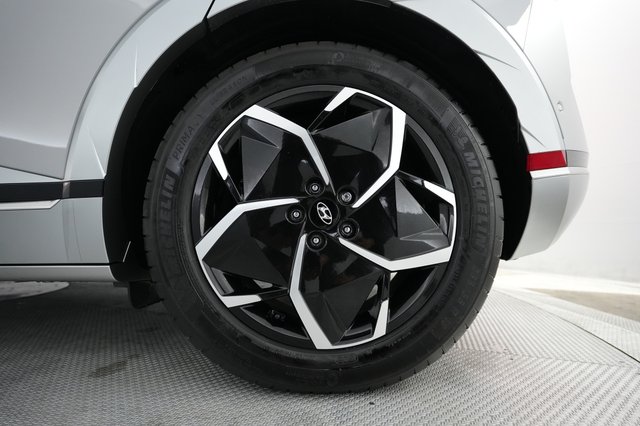 2024 Hyundai IONIQ 5 — photo 15 of 21