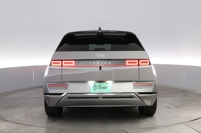 2024 Hyundai IONIQ 5 — photo 12 of 21