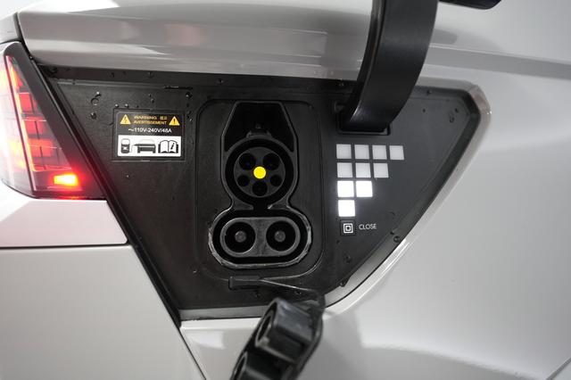 2024 Hyundai IONIQ 5 — photo 8 of 21