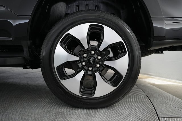 2024 Ford F-150 Lightning — photo 9 of 15