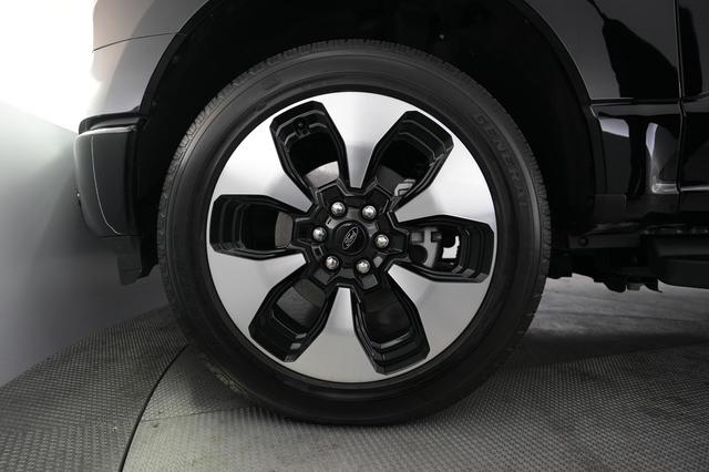 2024 Ford F-150 Lightning — photo 10 of 15