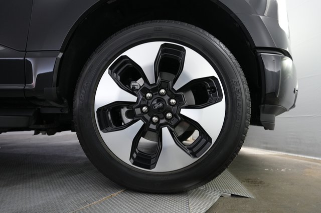 2024 Ford F-150 Lightning — photo 11 of 15