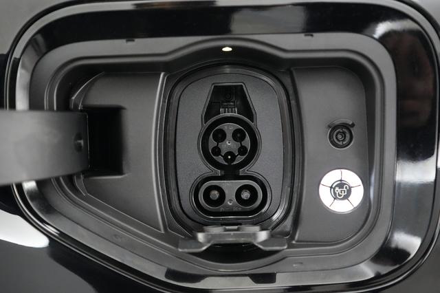 2024 Ford F-150 Lightning — photo 8 of 15