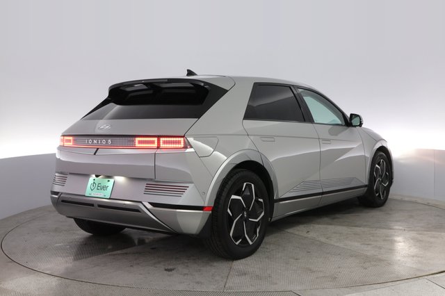 2024 Hyundai IONIQ 5 — photo 2 of 20