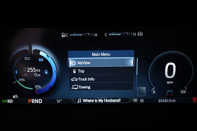 2022 Ford F-150 Lightning — photo 5 of 18