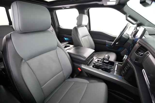 2022 Ford F-150 Lightning — photo 13 of 18