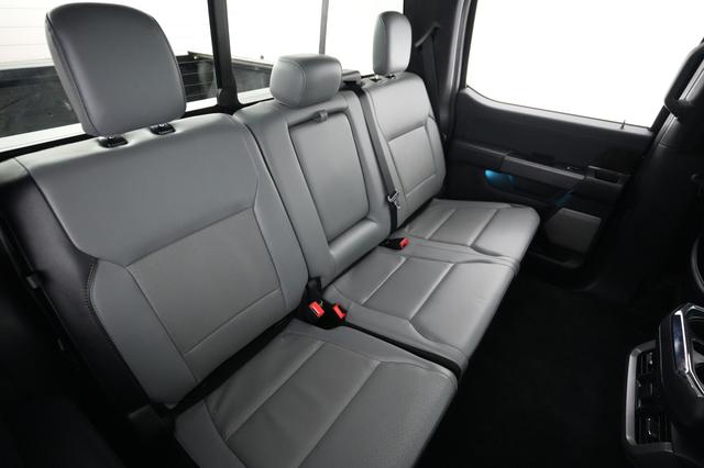 2022 Ford F-150 Lightning — photo 4 of 18