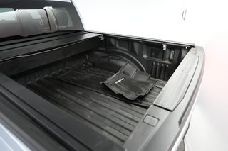 2022 Ford F-150 Lightning — photo 6 of 16