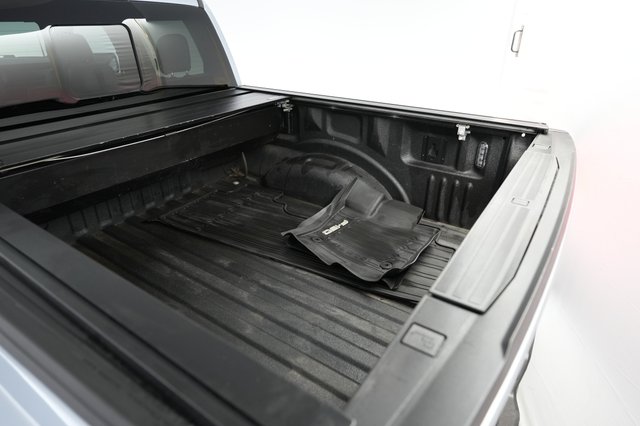 2022 Ford F-150 Lightning — photo 6 of 16
