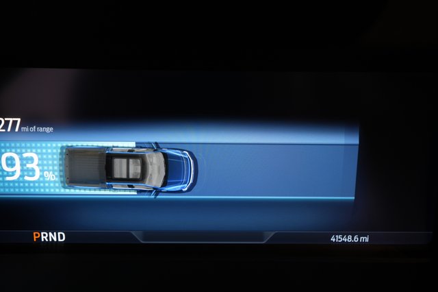 2022 Ford F-150 Lightning — photo 5 of 16