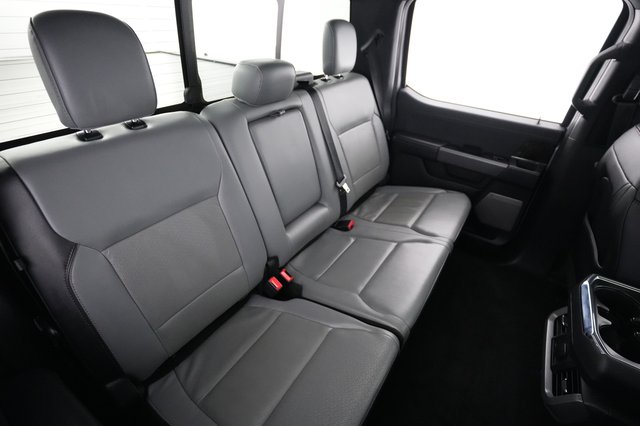 2022 Ford F-150 Lightning — photo 4 of 16