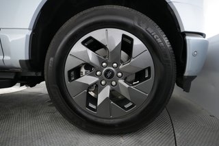 2022 Ford F-150 Lightning — photo 10 of 16