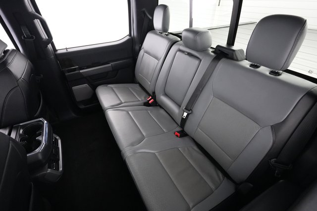 2022 Ford F-150 Lightning — photo 13 of 16