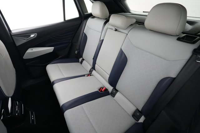 2023 Volkswagen ID.4 — photo 19 of 21