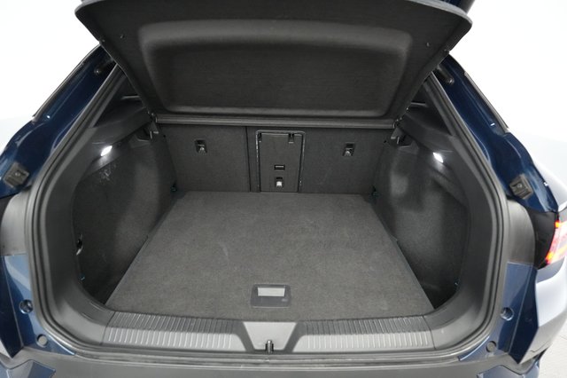 2023 Volkswagen ID.4 — photo 6 of 21