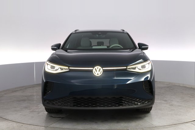 2023 Volkswagen ID.4 — photo 9 of 21
