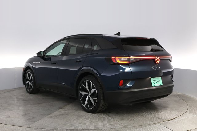 2023 Volkswagen ID.4 — photo 13 of 21